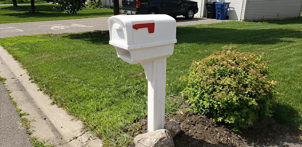 Mailbox installation for a residential curbside mailbox in Detroit, MI